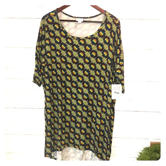 LuLaRoe Tops - 3/$15🌿NWT LuLaRoe shirt